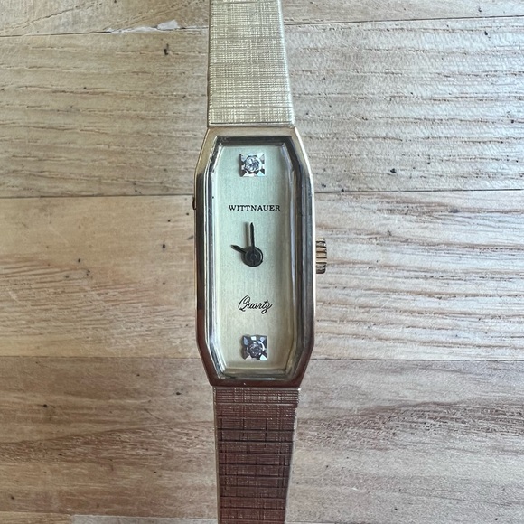 Vintage Wittnauer ladies dress watch 10k gold plated with diamonds NEW BATTERY main image 7